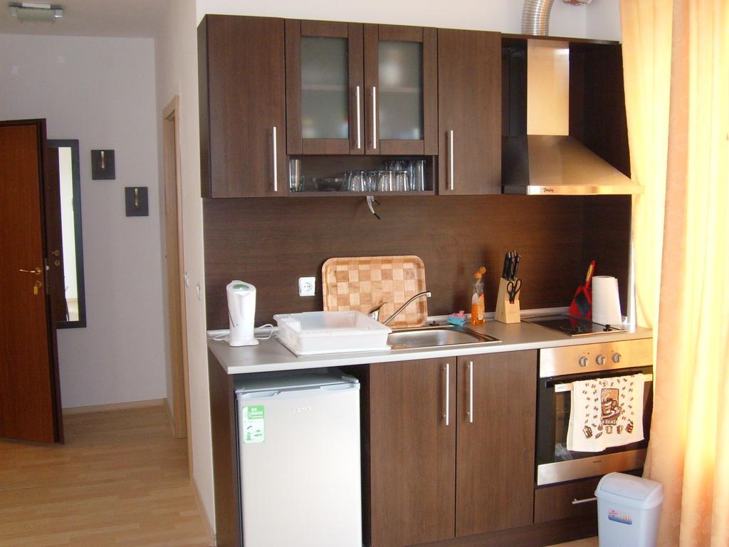 Stella Polaris Apartcomplex Pantai Sunny Luaran gambar