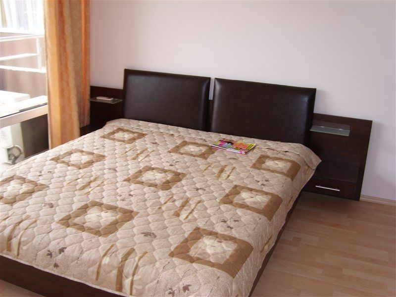 Stella Polaris Apartcomplex Pantai Sunny Luaran gambar