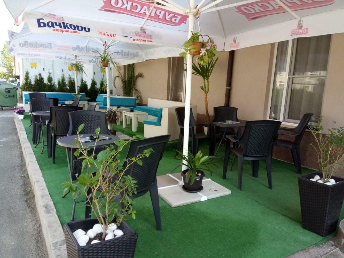 Stella Polaris Apartcomplex Pantai Sunny Luaran gambar